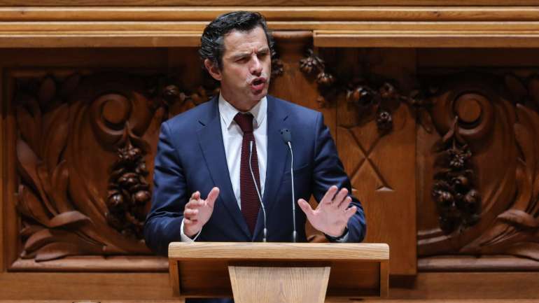Carlos Peixoto alertou para o facto de o panorama só se inverter com a contratação de médicos