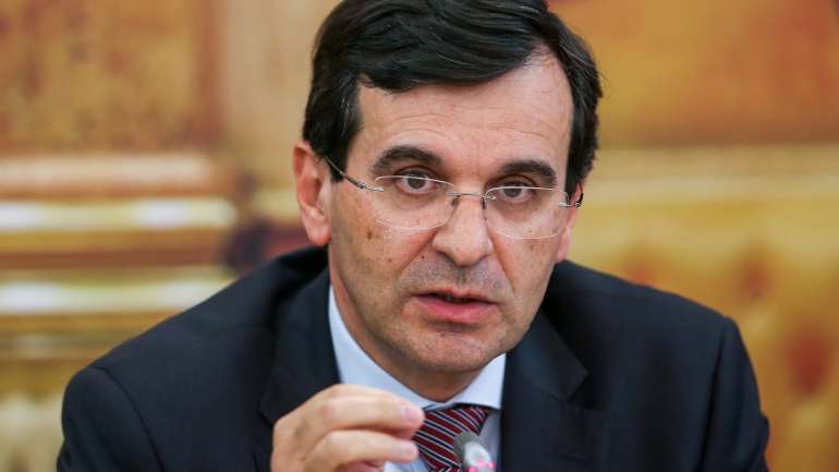 Adalberto Campos Fernandes entende que o caso do obstetra Artur Carvalho é um momento decisivo para a Ordem dos Médicos
