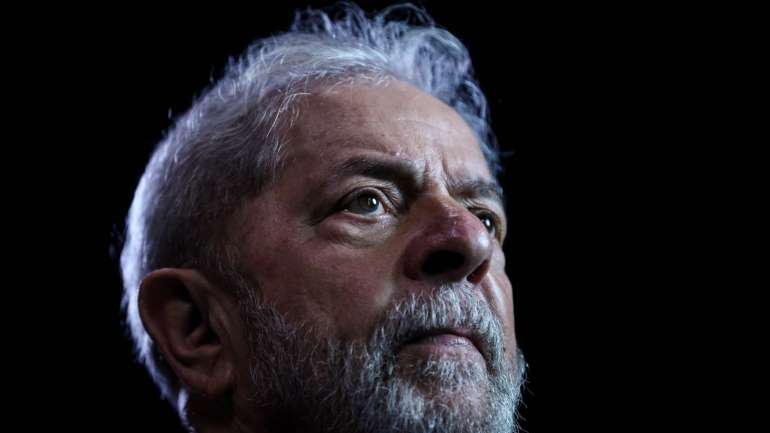 Segundo o artigo quinto da Constituição brasileira, uma pessoa não pode ir para a prisão até que todo o processo de recurso esteja esgotado