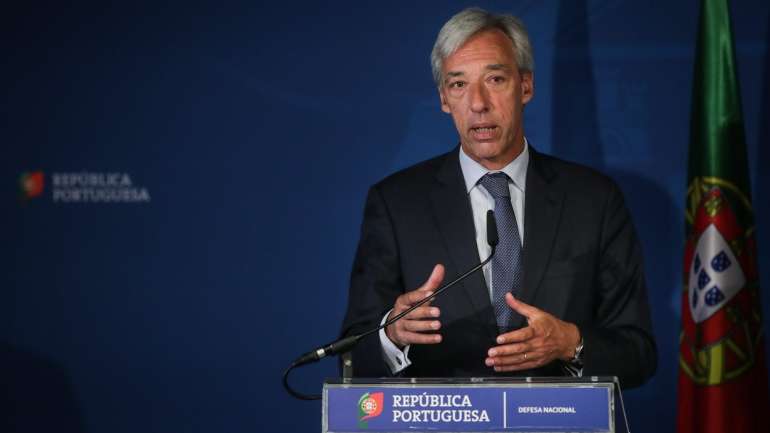 “É um setor que está a crescer e é um setor que exporta cerca de 80% daquilo que produz”, sublinha João Gomes Cravinho