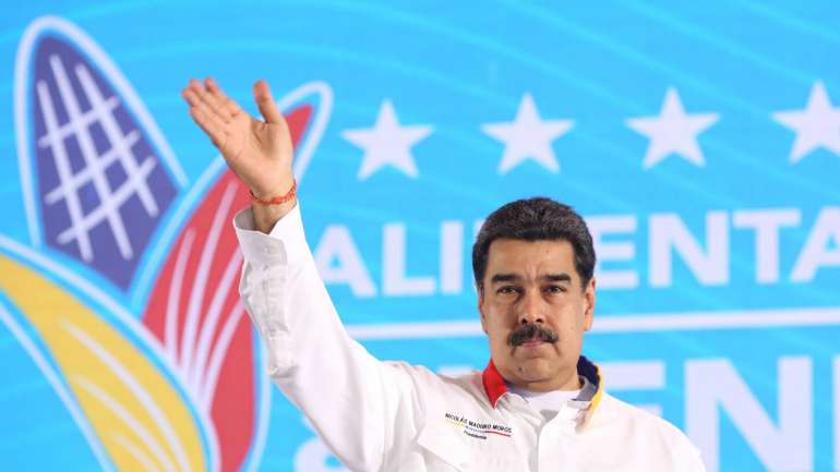 O Governo de Nicolás Maduro ordenou este domingo a expulsão do corpo diplomático de El Salvador acreditado na Venezuela
