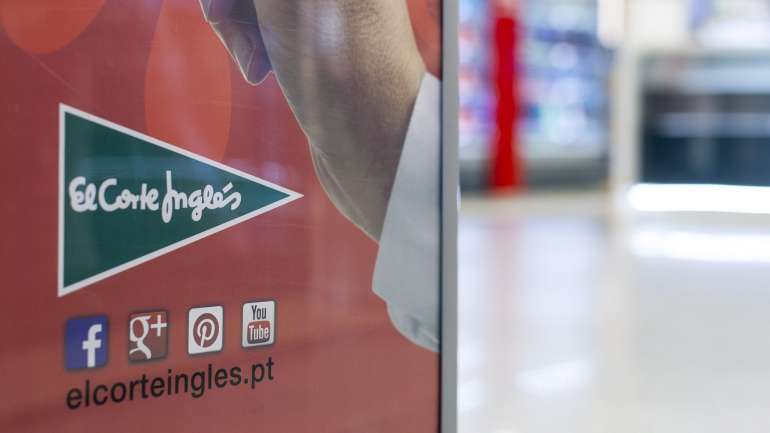 Bloco de Esquerda emitiu um comunicado, no dia 15 de outubro, onde denuncia a falta de transparência sobre contratos entre a Infraestruturas de Portugal e o El Corte Inglés