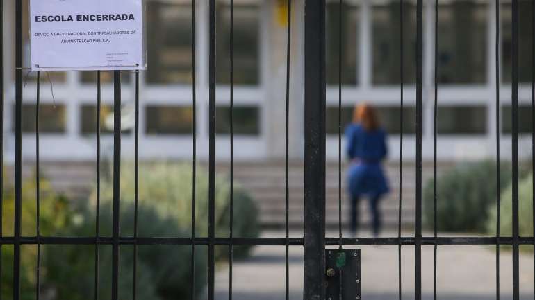 As escolas secundárias que ainda estão sob gestão do Ministério da Educação vão passar a ser geridas pela Câmara de Sintra a partir de janeiro
