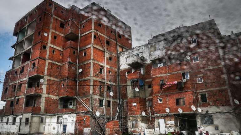 Em 20 de dezembro do ano passado terminou a primeira fase de realojamentos dos moradores do lote 10, em que 187 pessoas foram distribuídas por 64 habitações