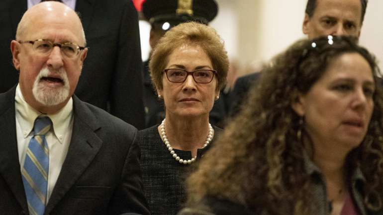 Marie Yovanovitch é uma das testemunhas centrais no processo que pode conduzir à destituição de Donald Trump