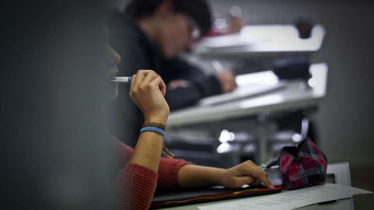 Estima-se que cerca de 20 mil alunos estejam sem professores a pelo menos uma disciplina