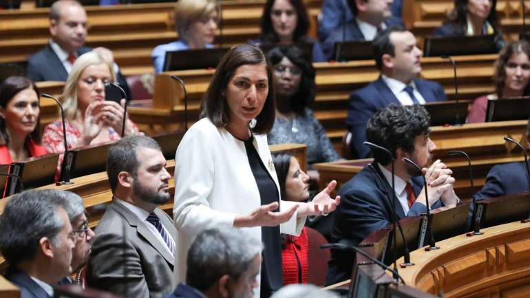 "Todos temos medo de errar", diz a deputada socialista sobre a pressão acrescida de ser líder parlamentar