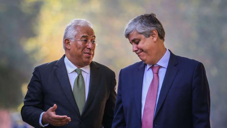 António Costa e Mário Centeno estão a desenhar medida fiscal para apoiar jovens em início de vida.