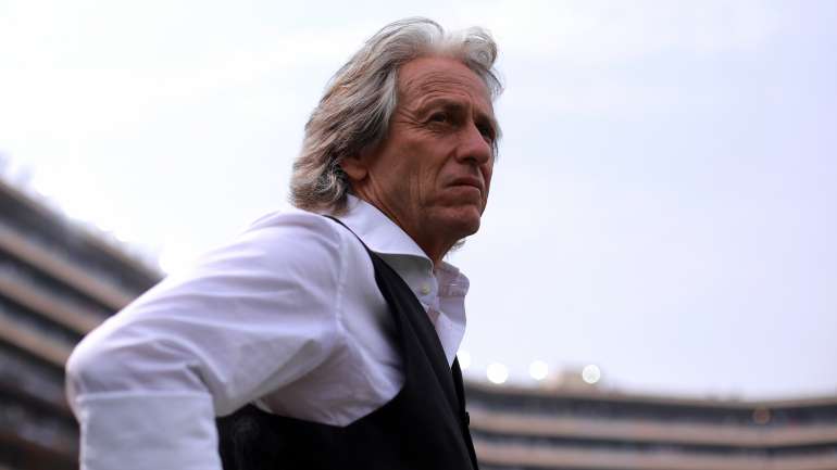 Jorge Jesus ganhou a Libertadores no sábado, o Campeonato no domingo e o título de Cidadão Honorário do Rio de Janeiro na segunda