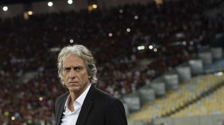 "Gosto muito de estar no Brasil e de viver no Rio. Sou acarinhado pelos adeptos e, por isso, vou dar tempo ao tempo", confessou