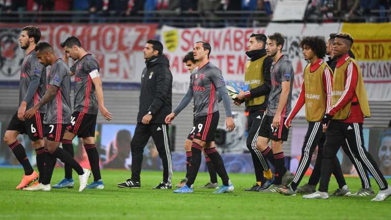 Benfica podia ter saído da Alemanha a depender de si para seguir na Champions mas saiu a depender de terceiros para ir à Liga Europa