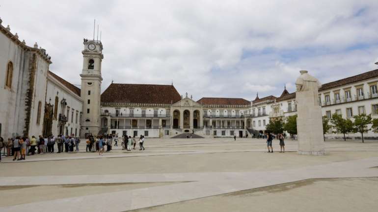 O Governo quer mais do que duplicar o número de alunos com origem nesta via de ensino a estudar no ensino superior