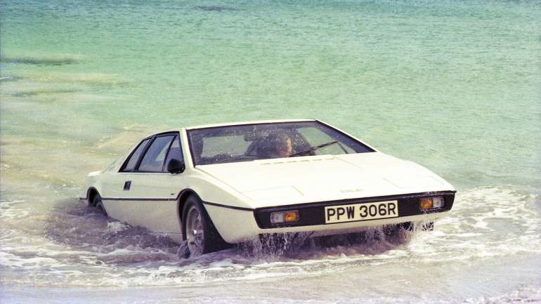 Carro foi um dos oito que foram usados para filmar um filme de James Bond.