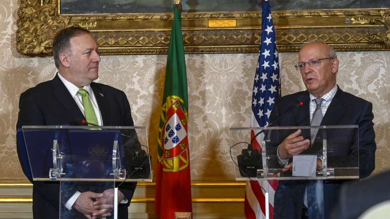 Mike Pompeo e Augusto Santos Silva na conferência de imprensa após o encontro dos dois