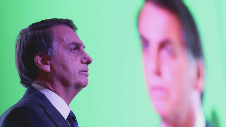 Logo após as críticas de Bolsonaro, Greta Thunberg atualizou a sua biografia no Twitter para "Pirralha", tendo anteriormente feito o mesmo com Trump