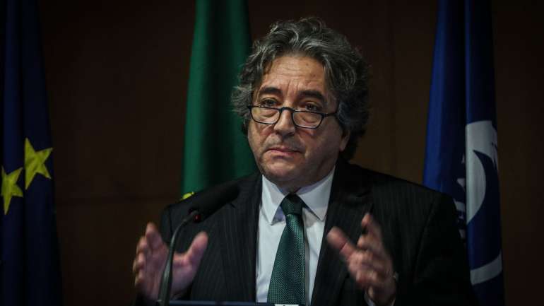 "Não é só o plástico ou as pescas, há a acidificação, as correntes quentes, que são problemas que têm que ser corrigidos, não se trata só de proteger os oceanos", afirmou Ricardo Serrão Santos