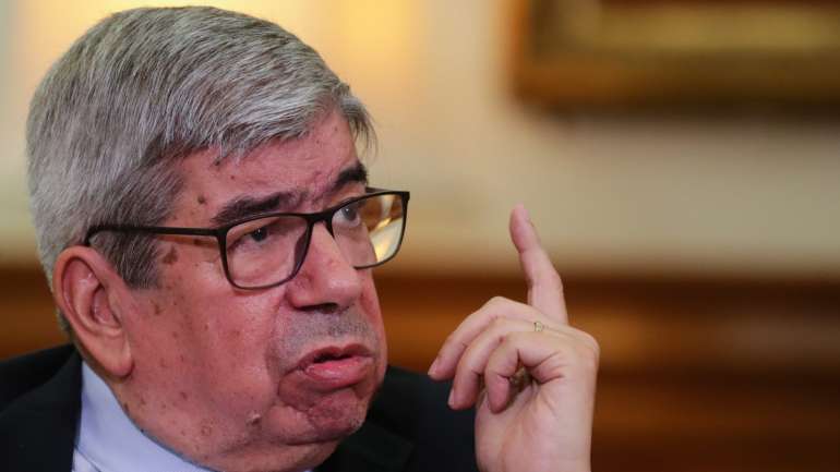 Ferro Rodrigues repreendeu Ventura pela "facilidade" com que usa expressão "vergonha" no plenário da Assembleia da República.