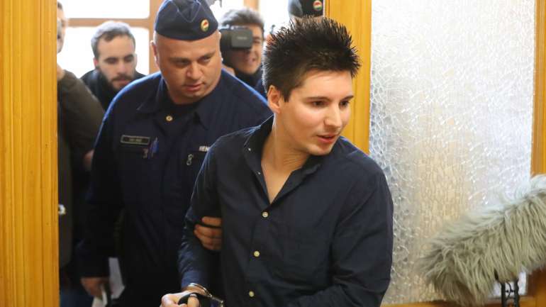 O alegado pirata informático, Rui Pinto, foi preso na Hungria e extraditado para Portugal onde se encontra em prisão preventiva