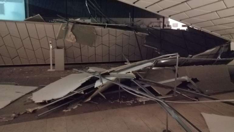 Os estragos provocados pelo mau tempo no MAAT, registados pelo Observador esta quinta-feira