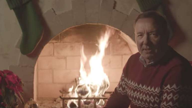 Quando foram conhecidas as primeiras acusações de assédio e abuso sexual contra si, em 2017, Kevin Spacey foi demitido da série da Netflix e desapareceu da vida pública