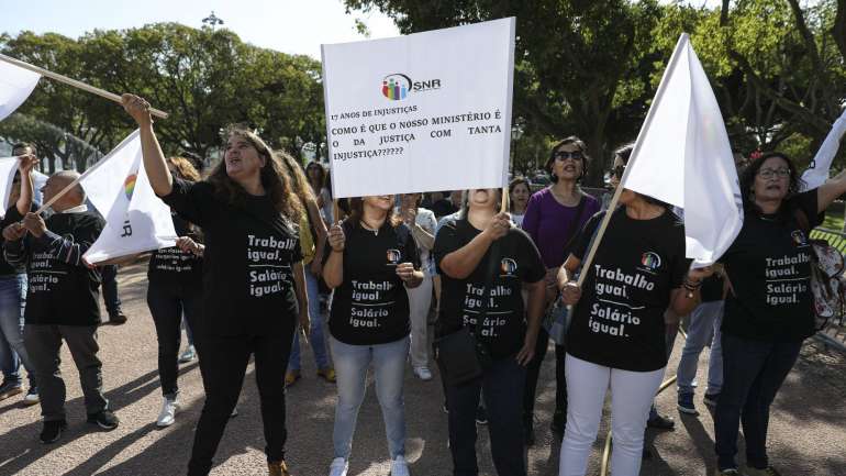 Este sindicato aponta que tanto os trabalhadores como os cidadãos são vítimas diretas da ineficácia tecnológica que se vem acentuando