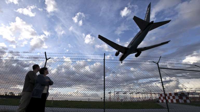 As obras tinham um orçamento inicial de 15 milhões de euros, que vai agora ser superior, embora a ANA Aeroportos não queira avançar uma estimativa.