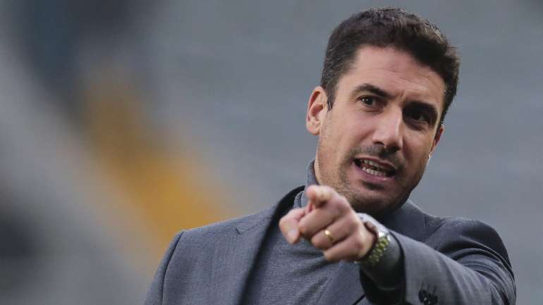 "O Vitória FC jamais se vergará aos interesses de outros, mesmo que grandes, e não abdicará de defender os seus, porque o Vitória FC é enorme", afirmou o Vitória FC