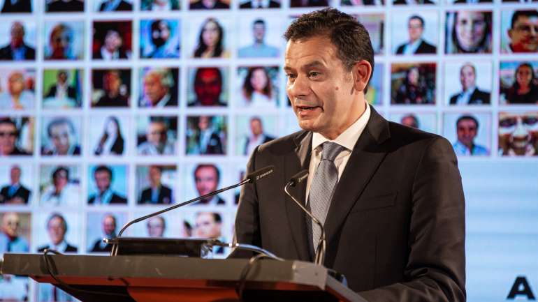 Luís Montenegro, que este sábado piscou o olho aos apoiantes de Miguel Pinto Luz, ganha um apoio importante: um dos principais apoiantes do candidato derrotado