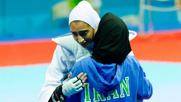 Conhecida pela alcunha "tsunami", a atleta fez críticas duras ao regime do país