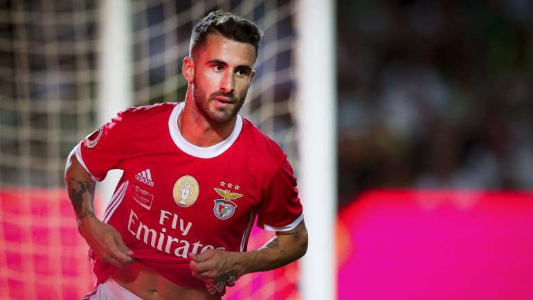 O treinador benfiquista convocou os jogadores em função de opções técnicas, mas também por lesão, nomeadamente do médio Gabriel