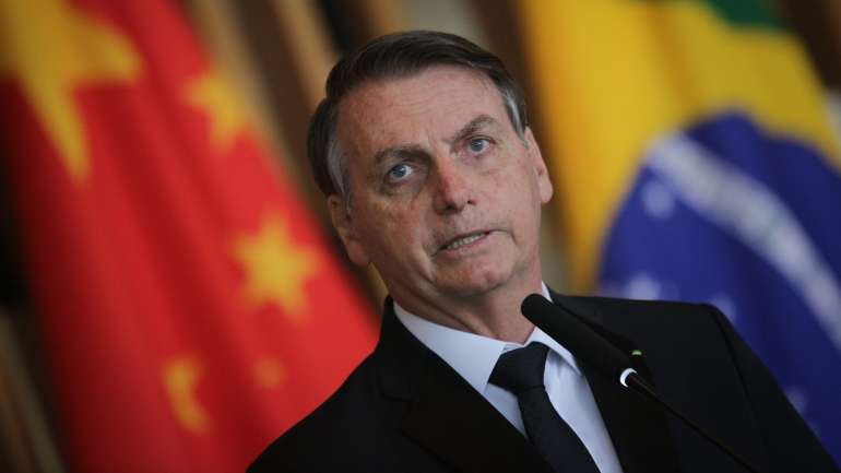 "É ficção (...) Para quem gosta de comida para abutres, é um bom filme", disse Bolsonaro a jornalistas e apoiantes