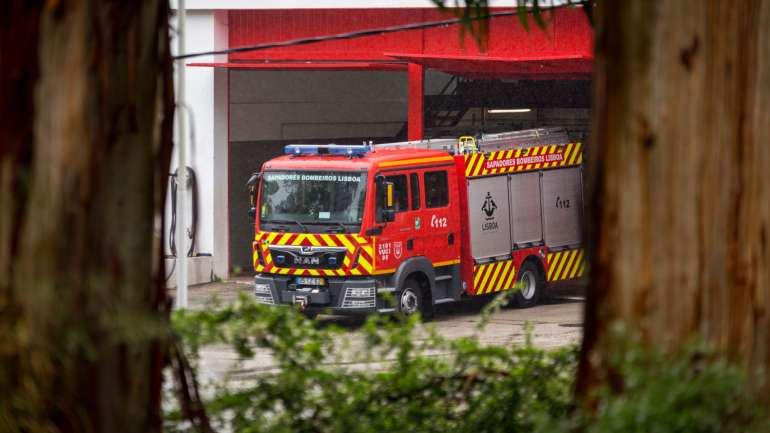Como consequência do incêndio, 13 pessoas ficaram desalojadas