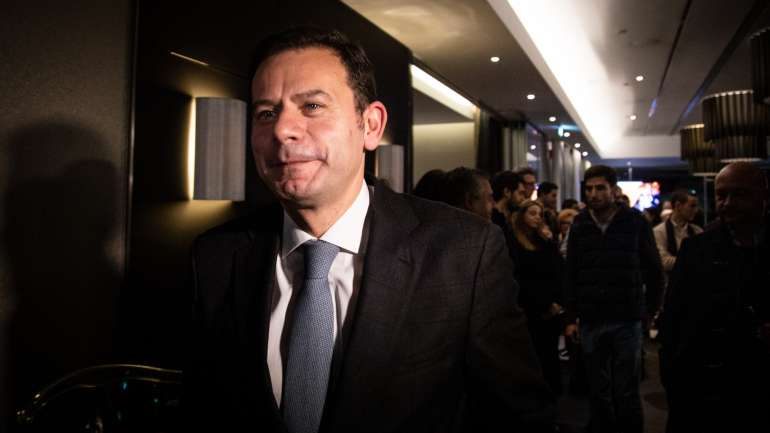 Luís Montenegro foi o derrotado da noite, reconheceu "sem equívocos" mas agarrou-se aos 47% dos votos para garantir que "não morreu"