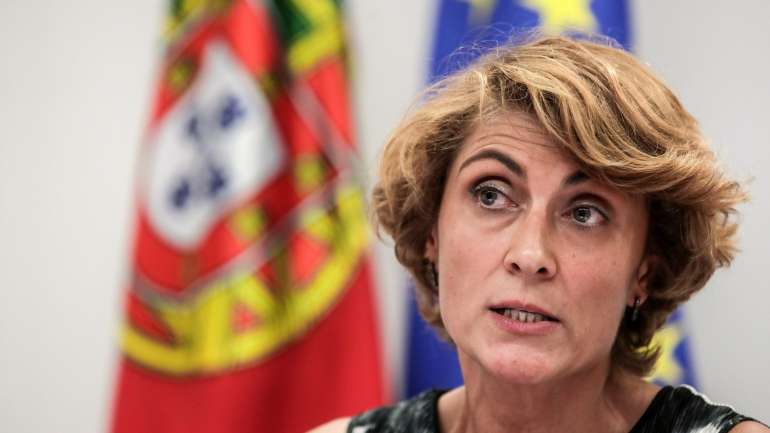 Nazaré Costa Cabral, presidente do CFP revela "alguma preocupação" com política orçamental