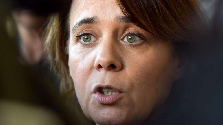 “Miguel Relvas foi administrador da Finertec, empresa dirigida por responsáveis da Fundação José Eduardo dos Santos e com acionista escondido offshore. Não me custa corrigir o erro. A acusação é a mesma”, escreveu a líder do BE