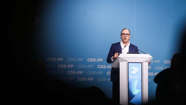 António Pires de Lima aconselha 'Chicão' a melhor "cultura democrática"
