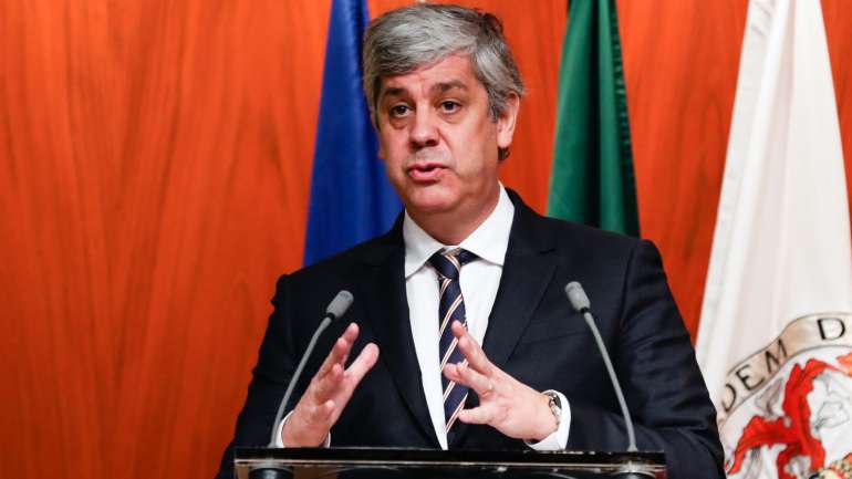 PSD, CDS-PP e PS remeteram para esta segunda-feira a entrega das suas propostas.