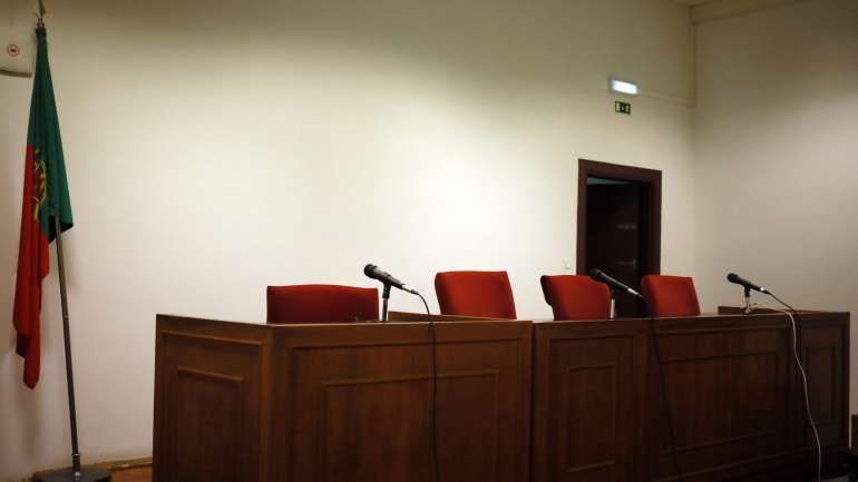 A Câmara Municipal de Portimão constituiu-se assistente no processo e apresentou um pedido de indemnização civil de cerca de 700 mil euros