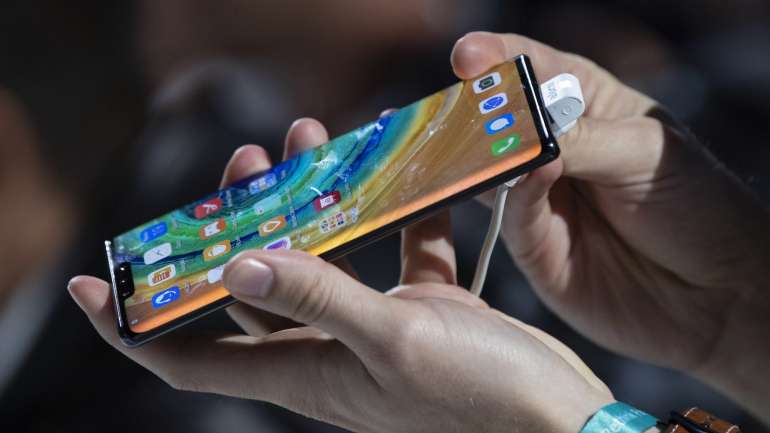 A Huawei é um dos principais vendedores de smartphones a nível mundial, tendo como principais concorrentes a sul-coreana Samsung e a norte-americana Apple