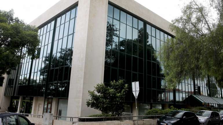 O preço eficiente tem em conta o valor dos combustíveis nos mercados internacionais de referência, os respetivos fretes marítimos, a logística primária, os sobrecustos com a incorporação de biocombustíveis, a componente do retalho e os impostos
