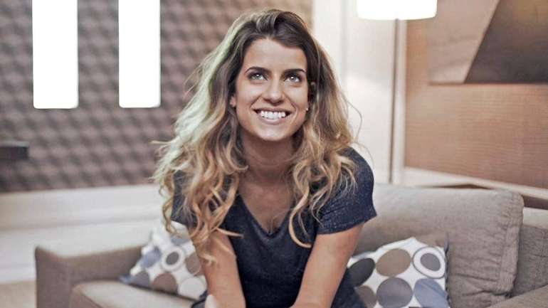 A atriz brasileira Maria Bopp foi a última a usar um tutorial de maquilhagem para passar uma mensagem política. Veja o vídeo