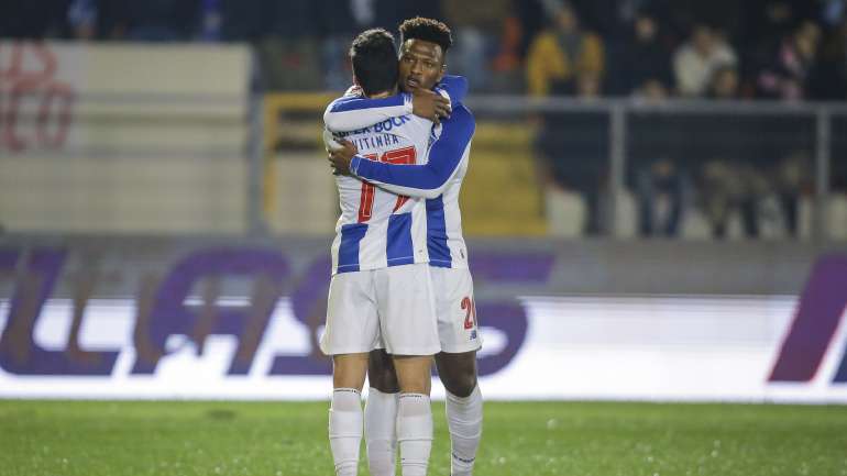 Vítor Ferreira, o melhor em campo, assistiu Zé Luís no regresso aos golos do avançado cabo-verdiano dois meses depois