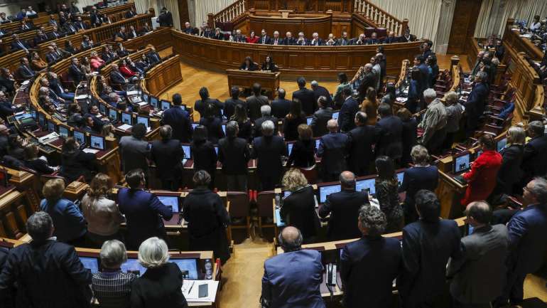 O general Lemos Ferreira e o piloto Paulo Gonçalves foram lembrados esta quinta-feira no parlamento aquando da votação para o OE2020