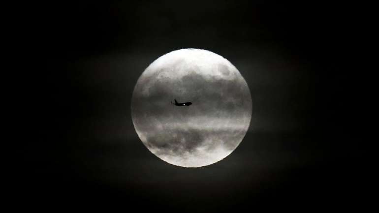 Uma Super Lua avistada no Porto, a 14 de novembro de 2016