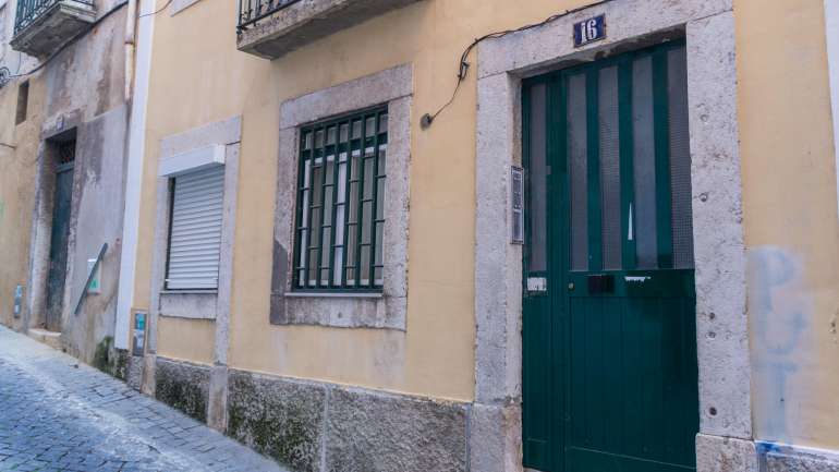 Os números sugerem, então, que nas três cidades a taxa de esforço de referência de 30% é ultrapassada: 40% em Berlim, 45% em Barcelona e 58% em Lisboa