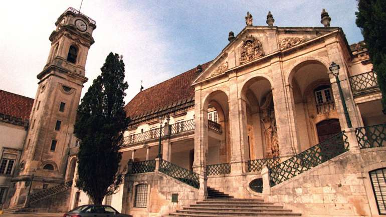O primeiro evento organizado é um curso livre de História das Religiões centrado nas "três grandes religiões abraâmicas"