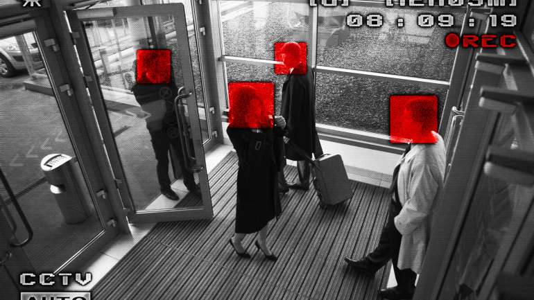 As organizações ativistas pedem mais regulamentação para a Clearview AI para que as imagens não sejam usadas para outros fins além da investigação policial
