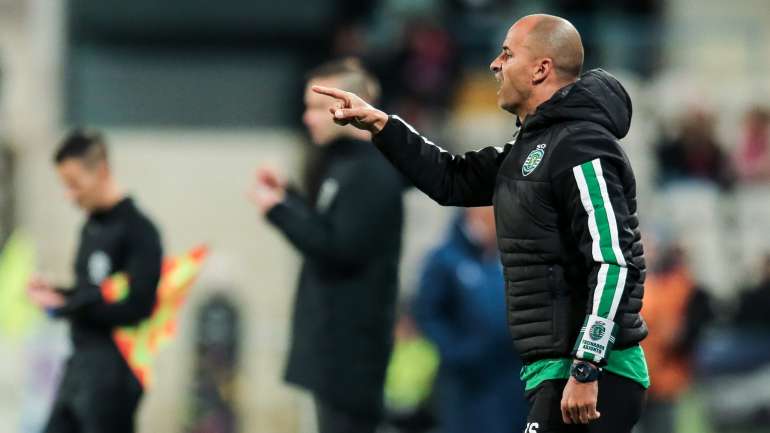 A federação esclarece que "a última etapa formativa é o curso UEFA Pro/Grau IV, curso que habilita os treinadores para o exercício da função de treinador principal em clubes da I Liga"