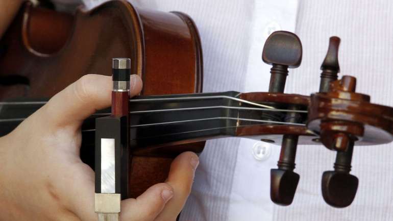 Christian Bayon tornou-se uma referência no restauro de cordofones, tendo trabalhado com reconhecidos músicos, como Maxim Vengerov, Augustin Damay, Gérard Caussé ou Adrian Brendel