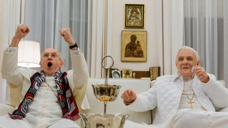 O filme "Dois Papas", com Jonathan Pryce e Anthony Hopkins, foi inspirado no livro de Anthony McCarten